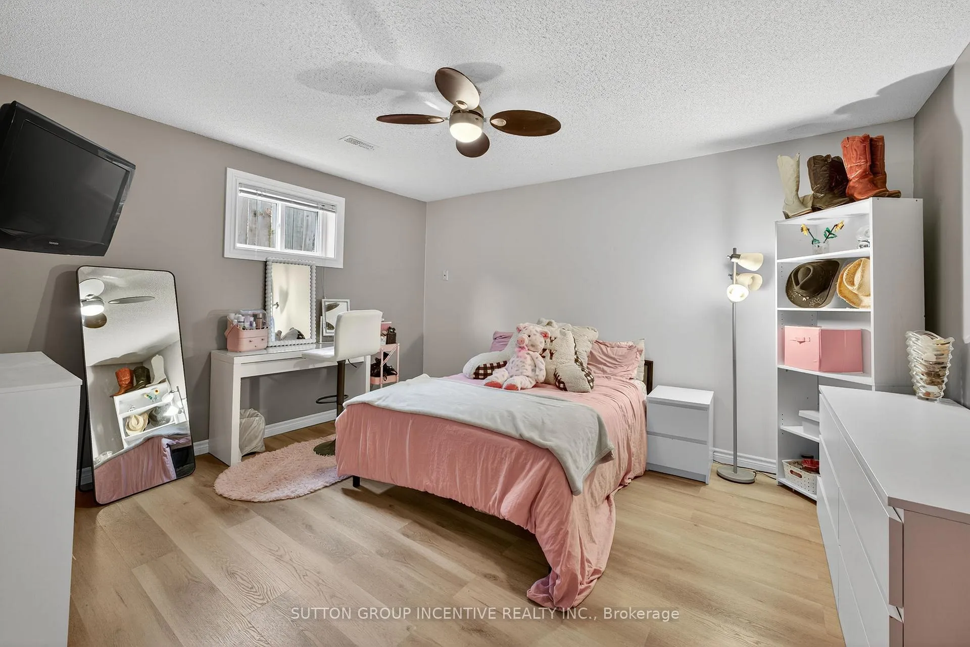 Photo 28 of 124 Hanmer Street E, Barrie, East Bayfield — HOMEH