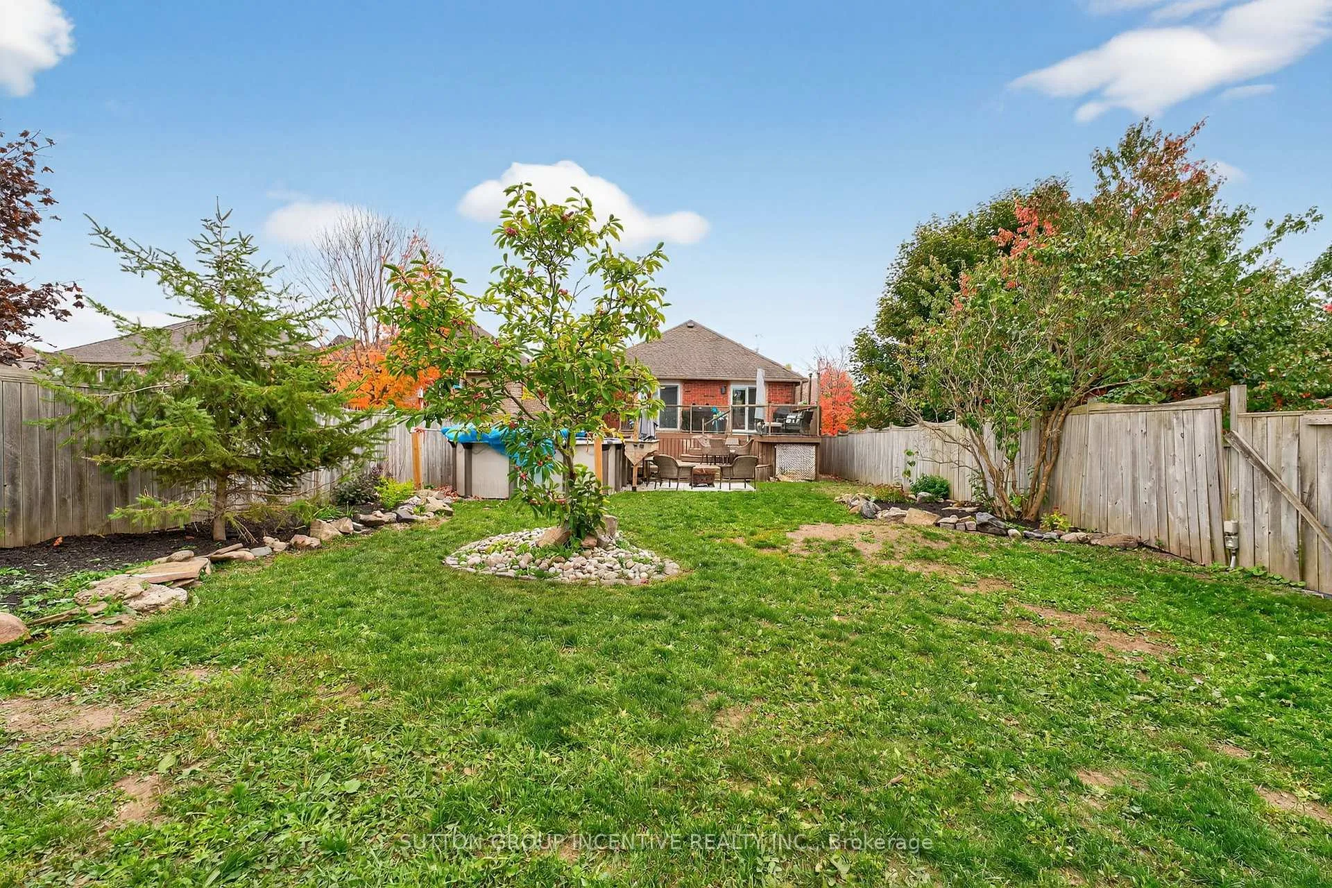 Photo 33 of 124 Hanmer Street E, Barrie, East Bayfield — HOMEH