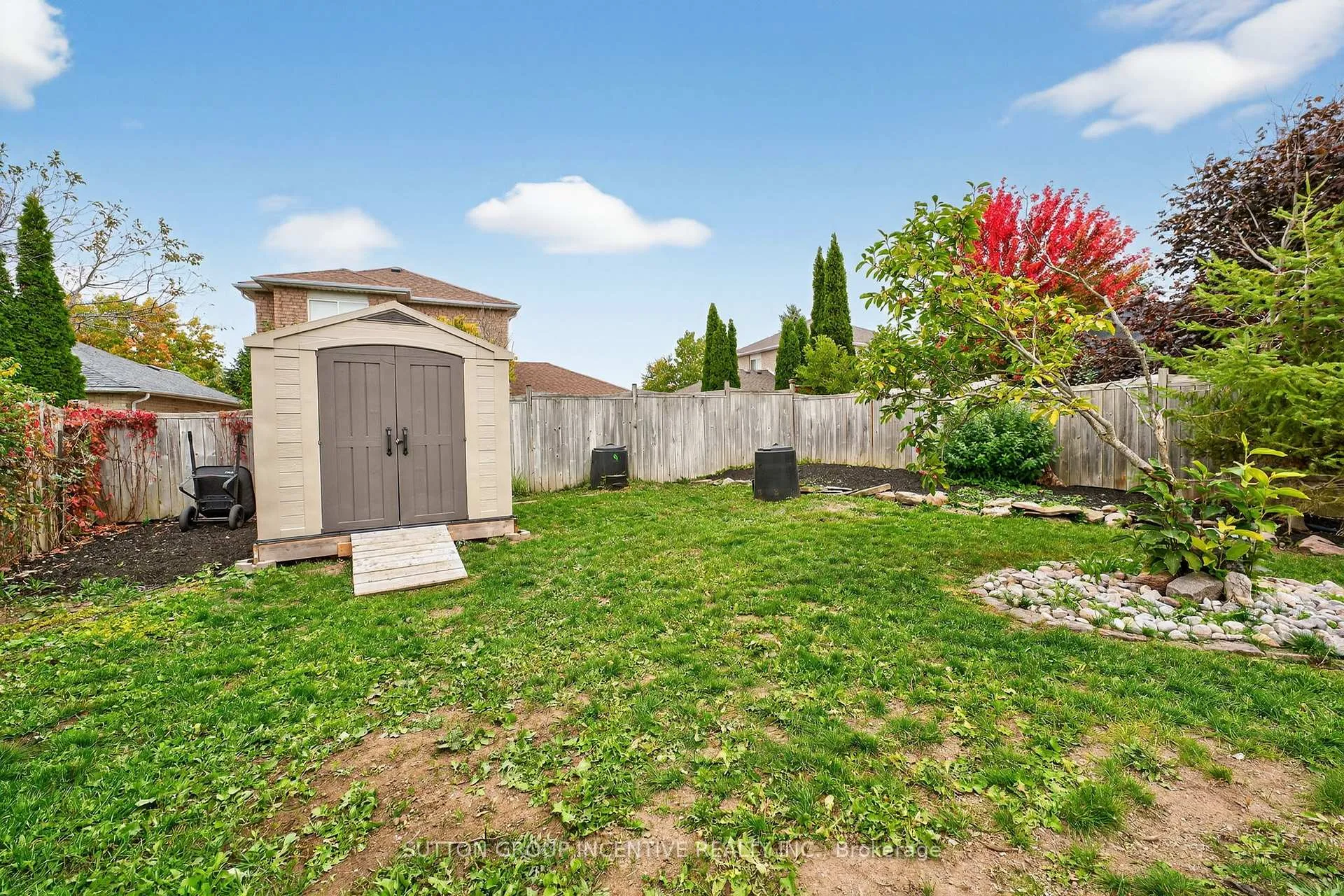 Photo 35 of 124 Hanmer Street E, Barrie, East Bayfield — HOMEH