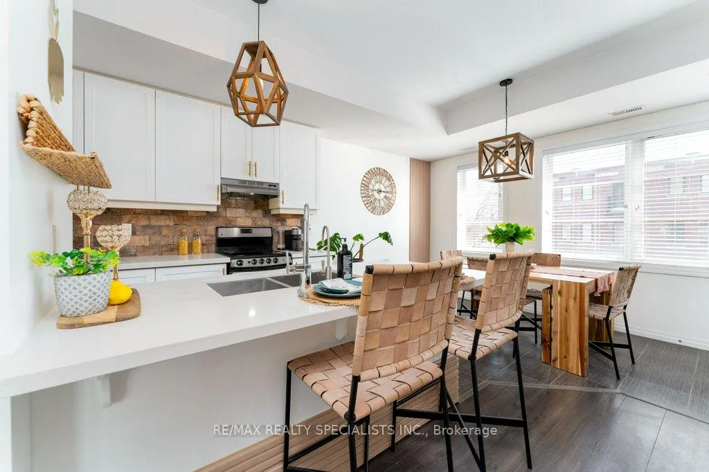 Photo 3 of Unit 39, 70 Plains Road W, Burlington, Bayview — HOMEH