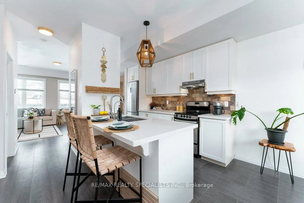 Photo 4 of Unit 39, 70 Plains Road W, Burlington, Bayview — HOMEH