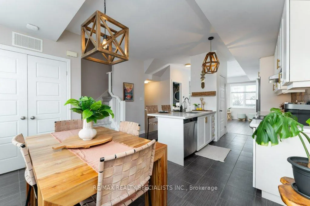Photo 6 of Unit 39, 70 Plains Road W, Burlington, Bayview — HOMEH