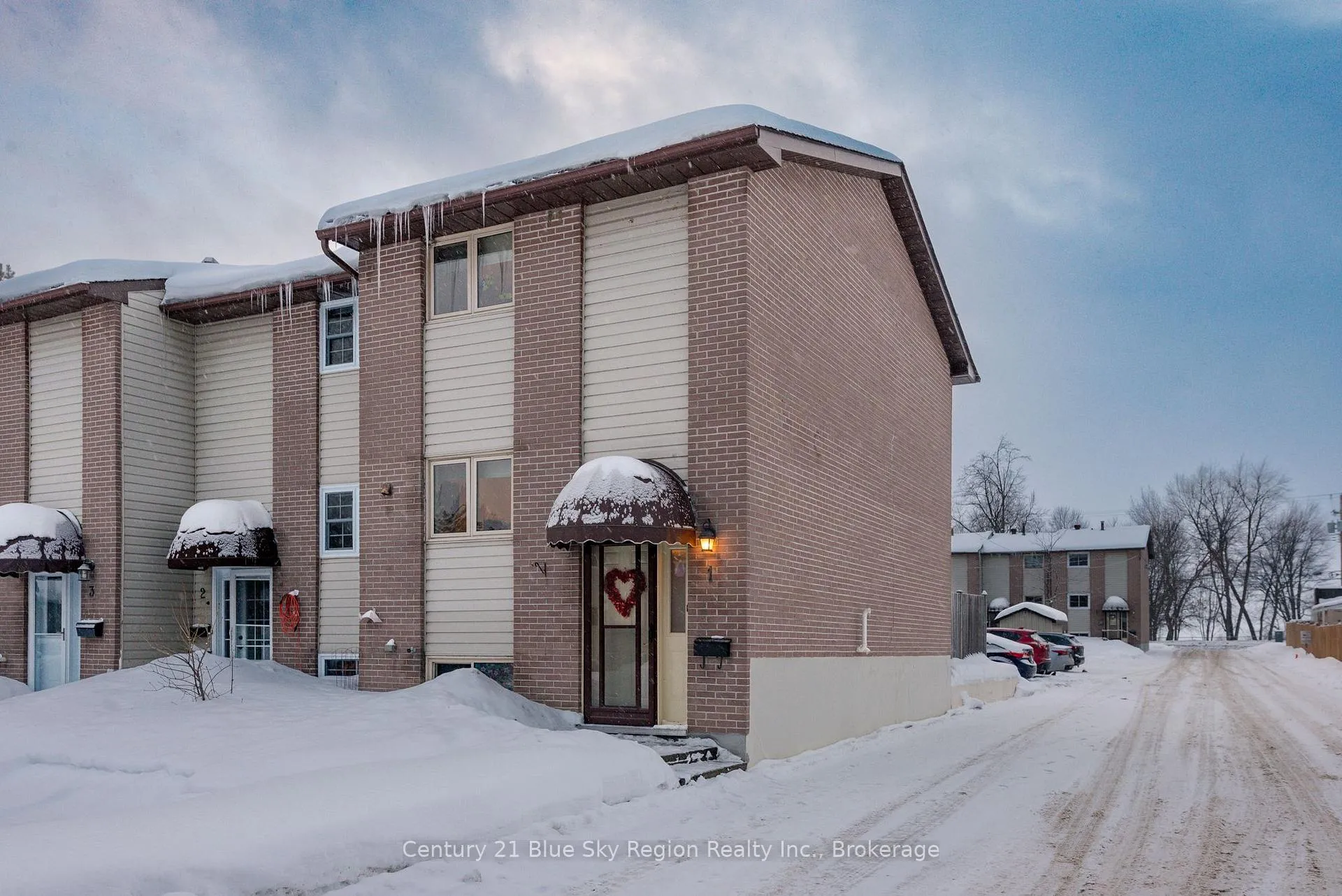 Front of Unit C1, 450 Lakeshore Drive