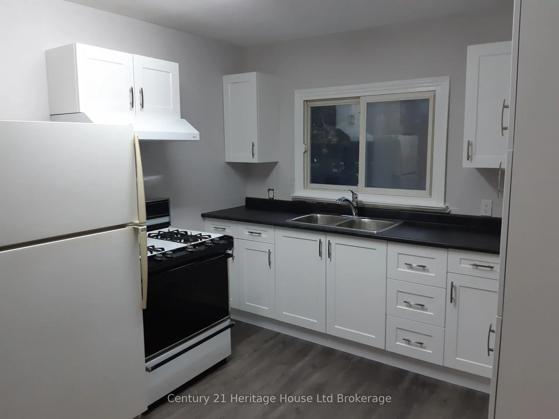 Photo 25 of 302 Chapel Street, Norfolk, Simcoe — HOMEH