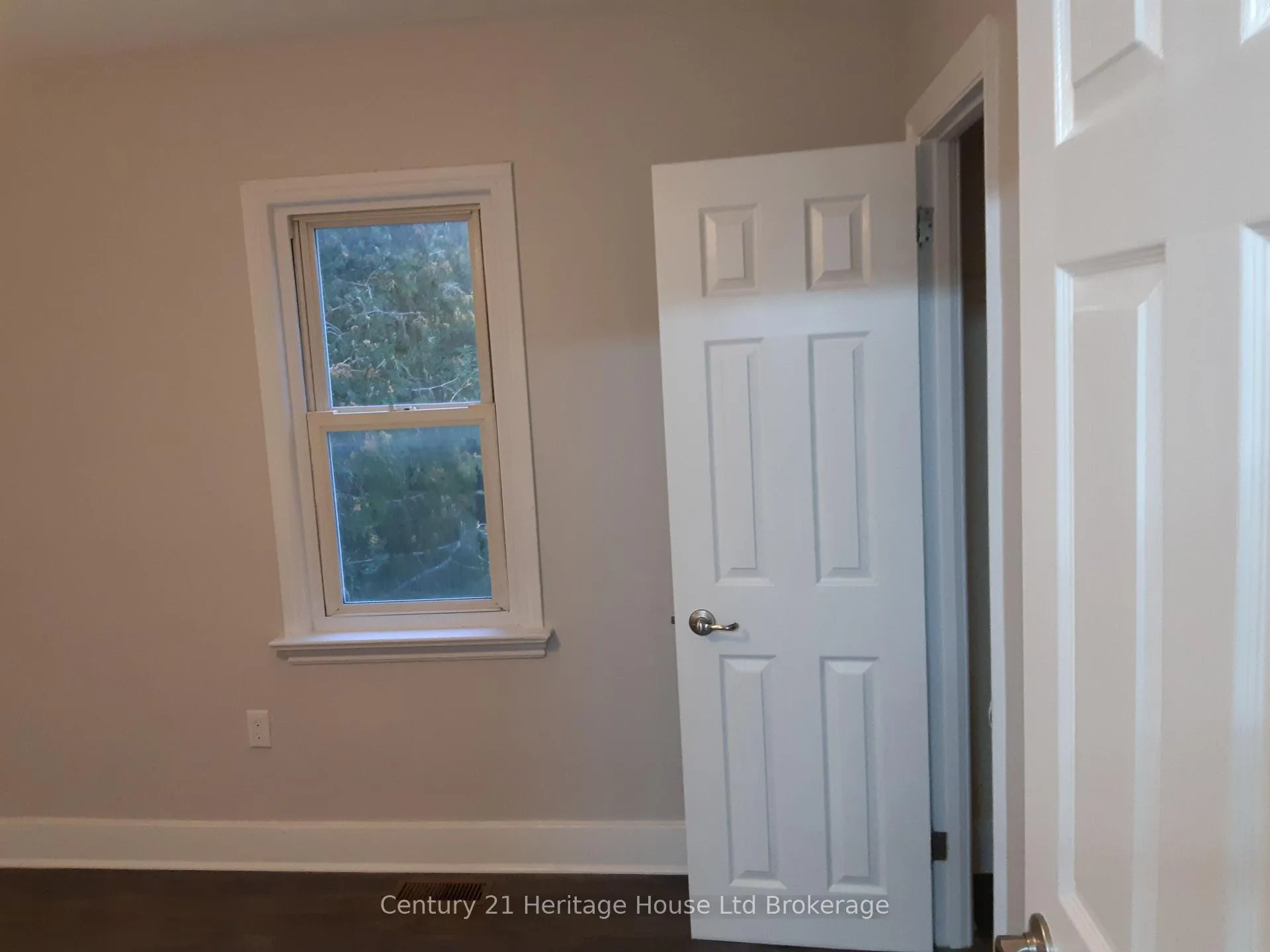 Photo 34 of 302 Chapel Street, Norfolk, Simcoe — HOMEH