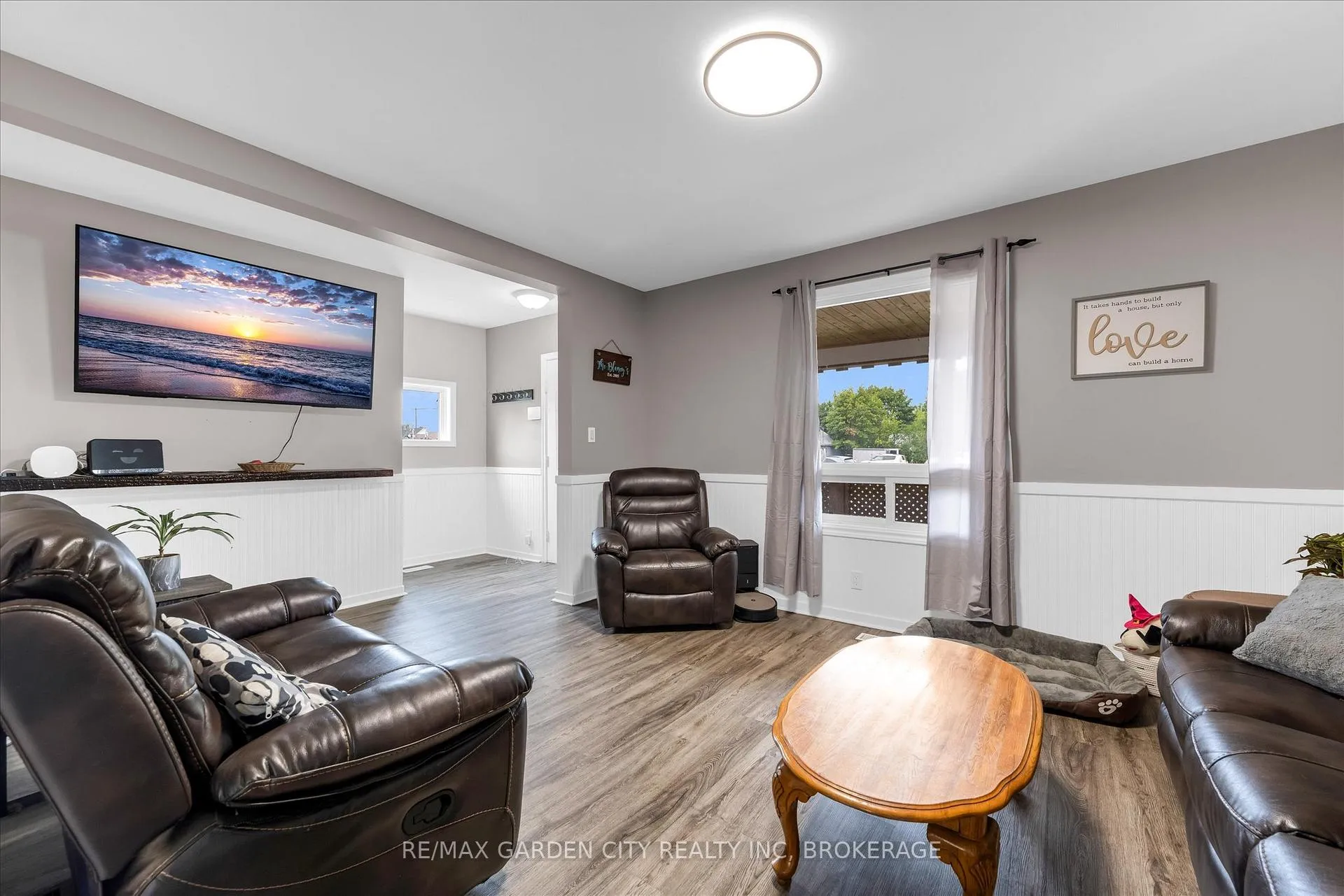 Photo 6 of 167 Durham Street, Port Colborne, East Village — HOMEH