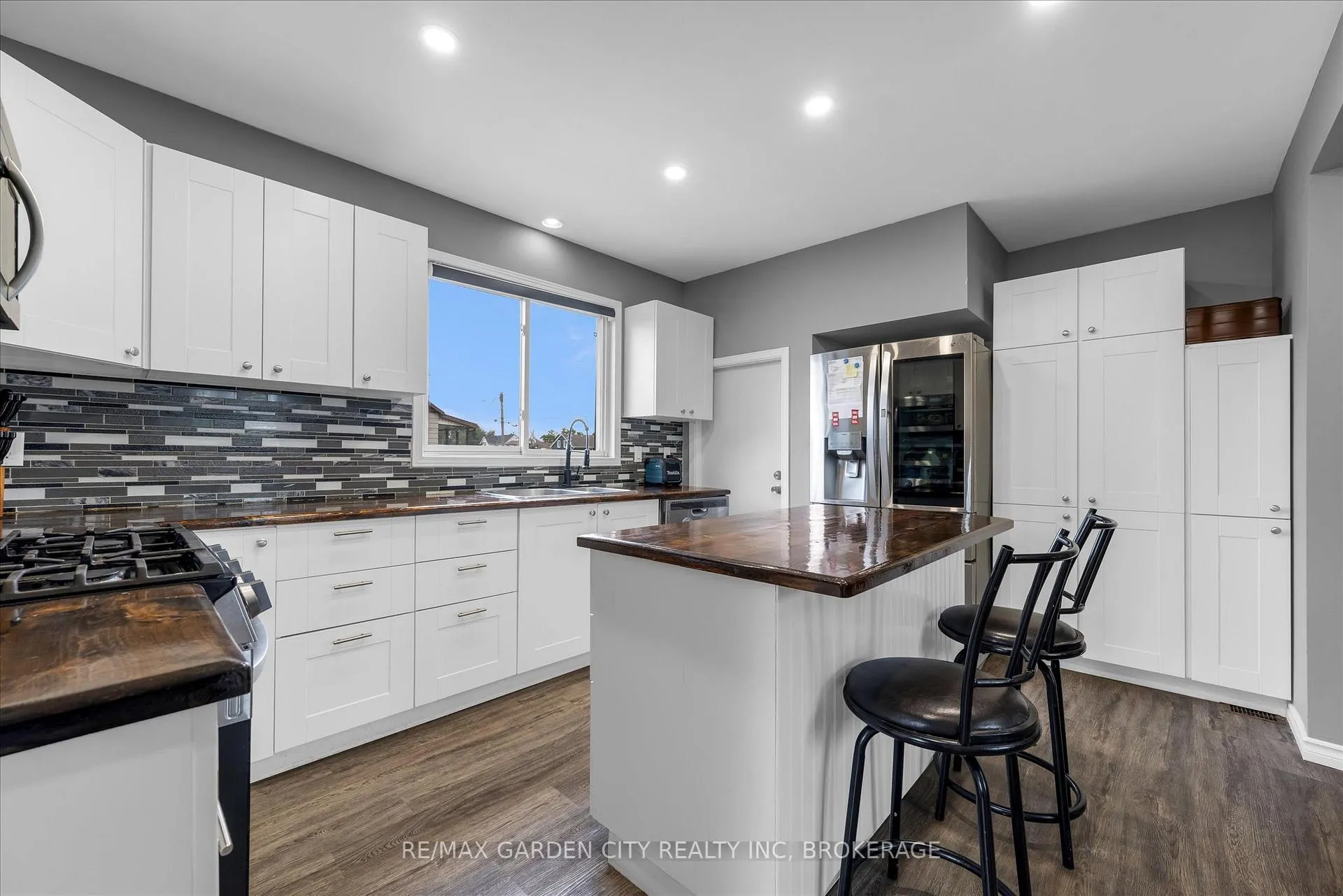 Photo 10 of 167 Durham Street, Port Colborne, East Village — HOMEH