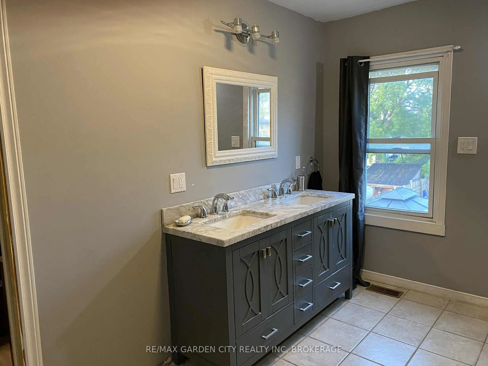 Photo 14 of 167 Durham Street, Port Colborne, East Village — HOMEH