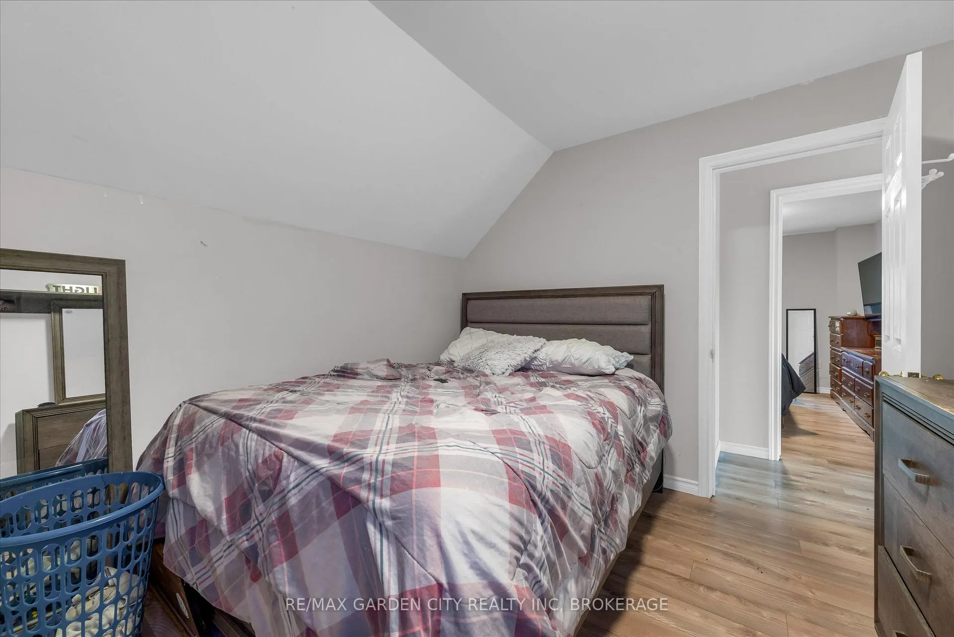 Photo 16 of 167 Durham Street, Port Colborne, East Village — HOMEH