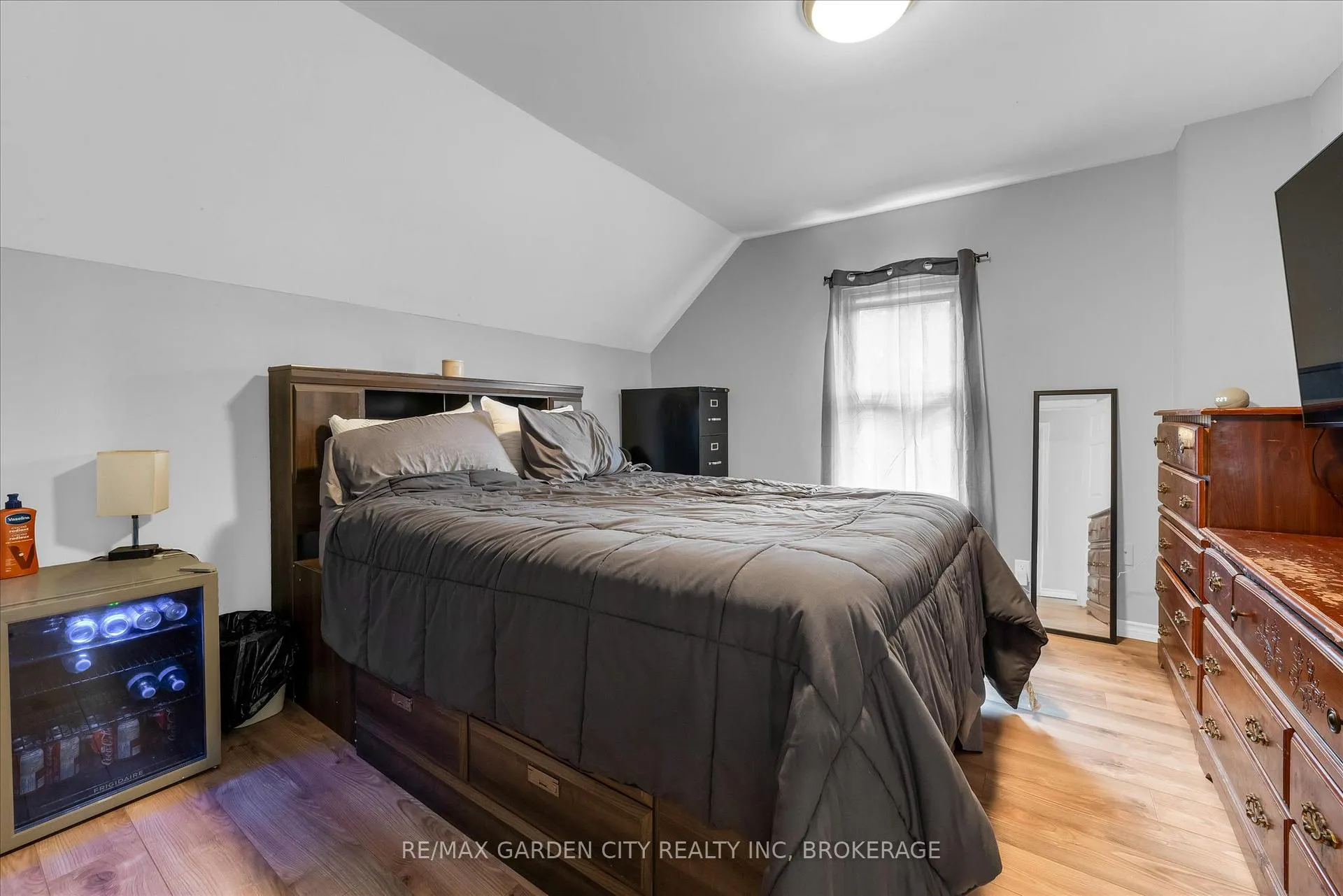 Photo 17 of 167 Durham Street, Port Colborne, East Village — HOMEH