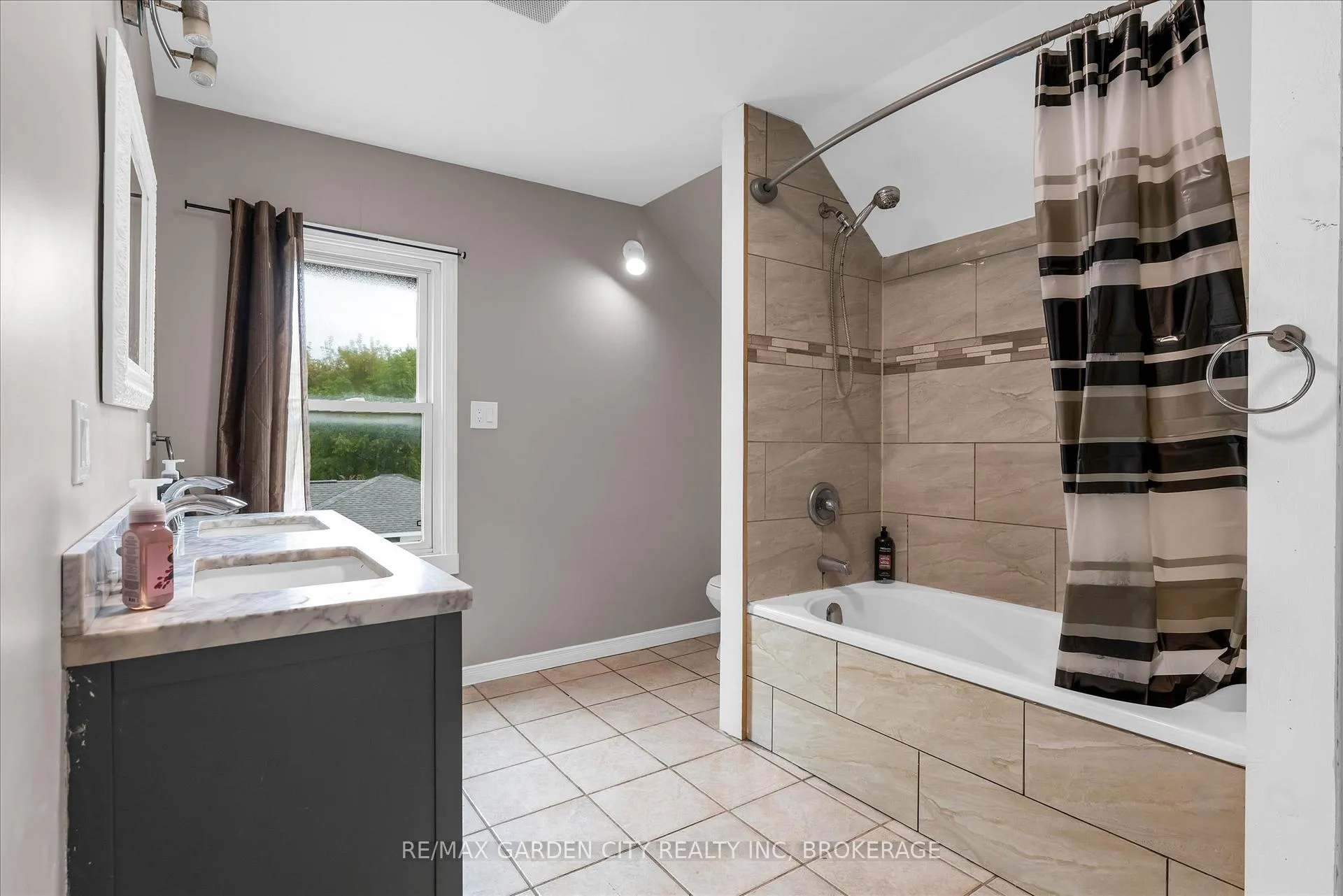 Photo 19 of 167 Durham Street, Port Colborne, East Village — HOMEH