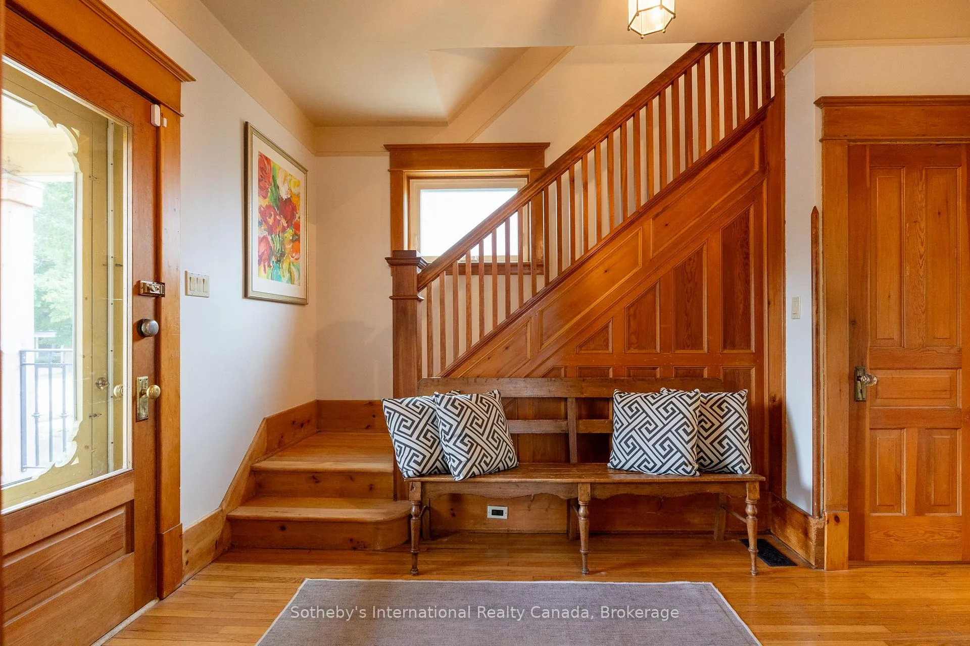 Photo 6 of 12 Elizabeth Street W, Clearview, Creemore — HOMEH