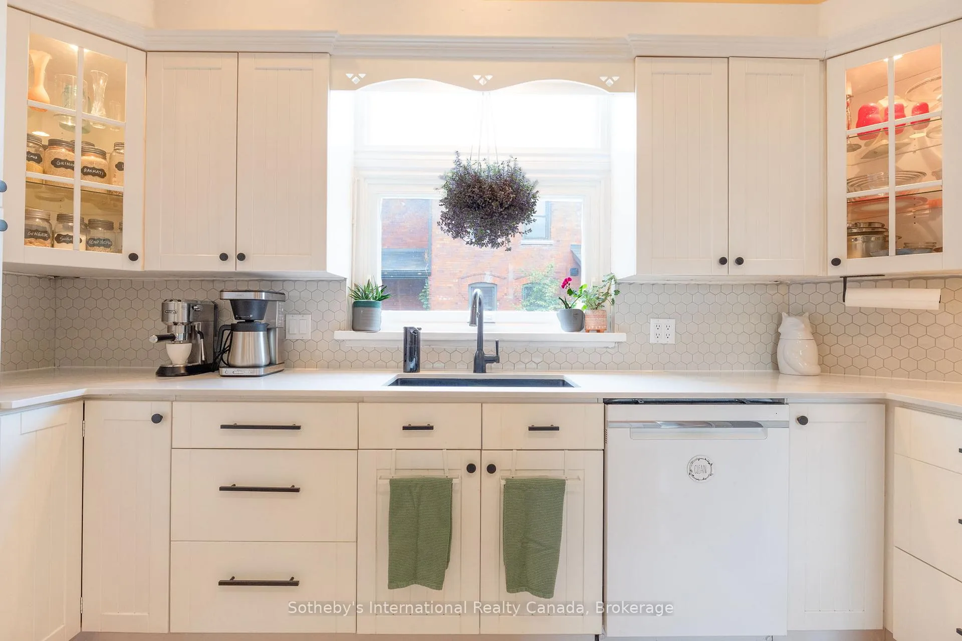 Photo 10 of 12 Elizabeth Street W, Clearview, Creemore — HOMEH