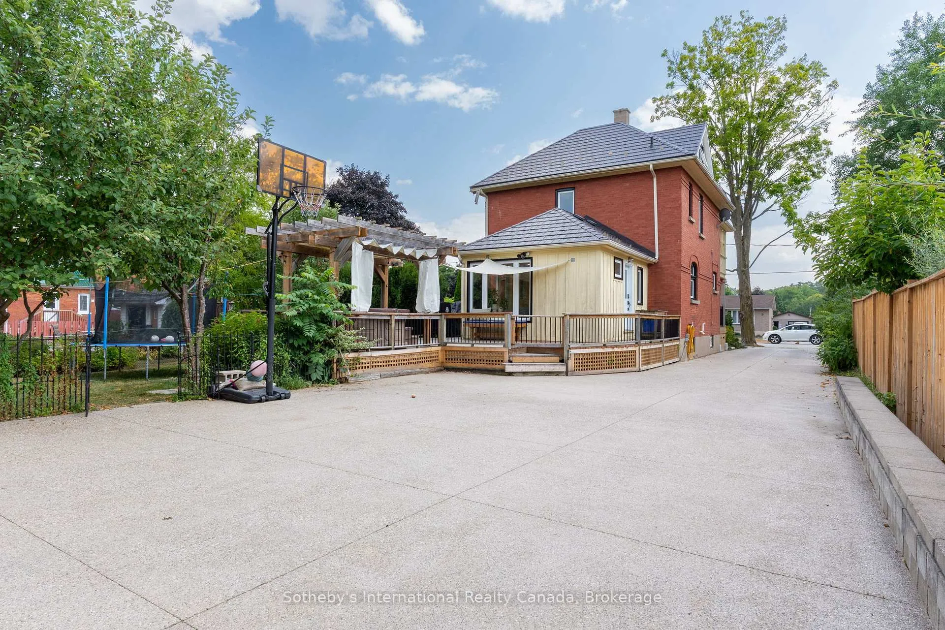 Photo 42 of 12 Elizabeth Street W, Clearview, Creemore — HOMEH