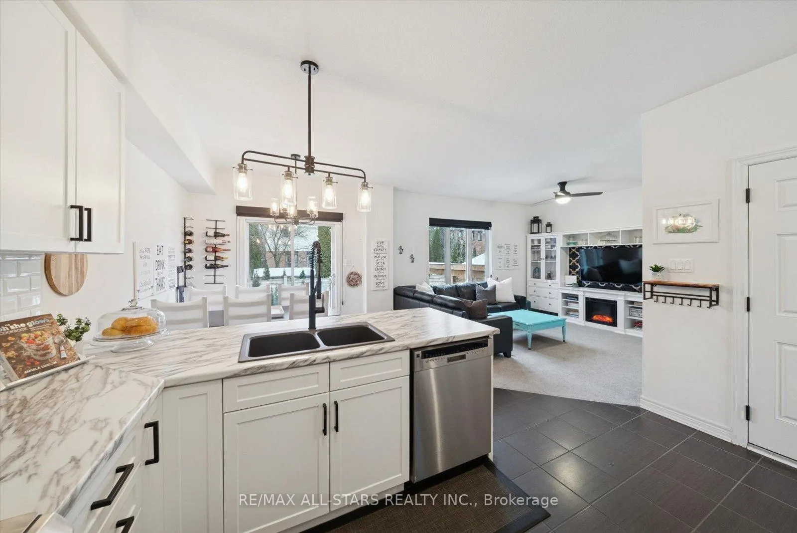 Photo 4 of 20 Carleton Trail, New Tecumseth, Beeton — HOMEH