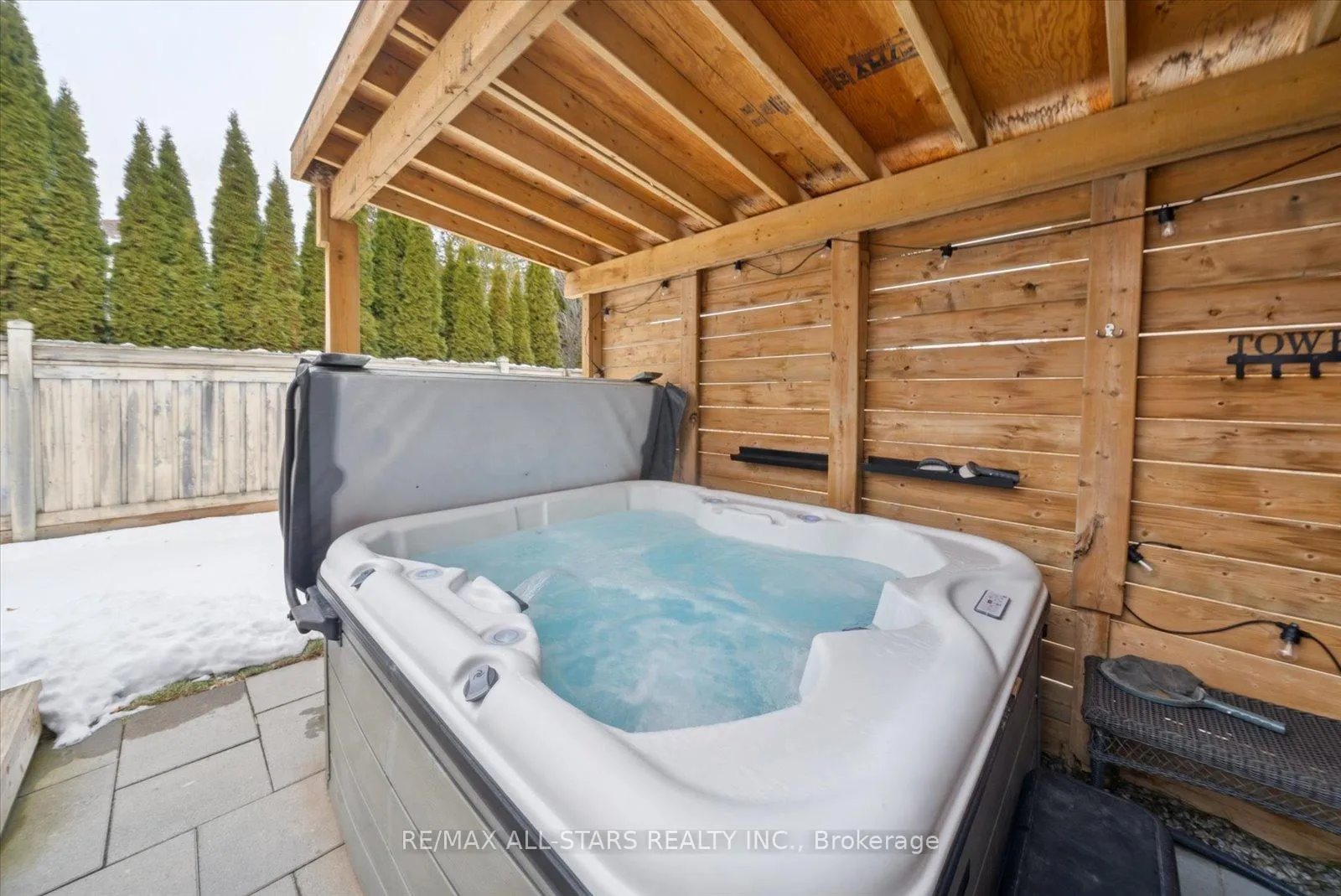 Photo 5 of 20 Carleton Trail, New Tecumseth, Beeton — HOMEH