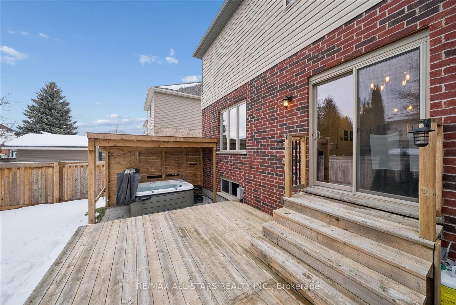 Photo 6 of 20 Carleton Trail, New Tecumseth, Beeton — HOMEH