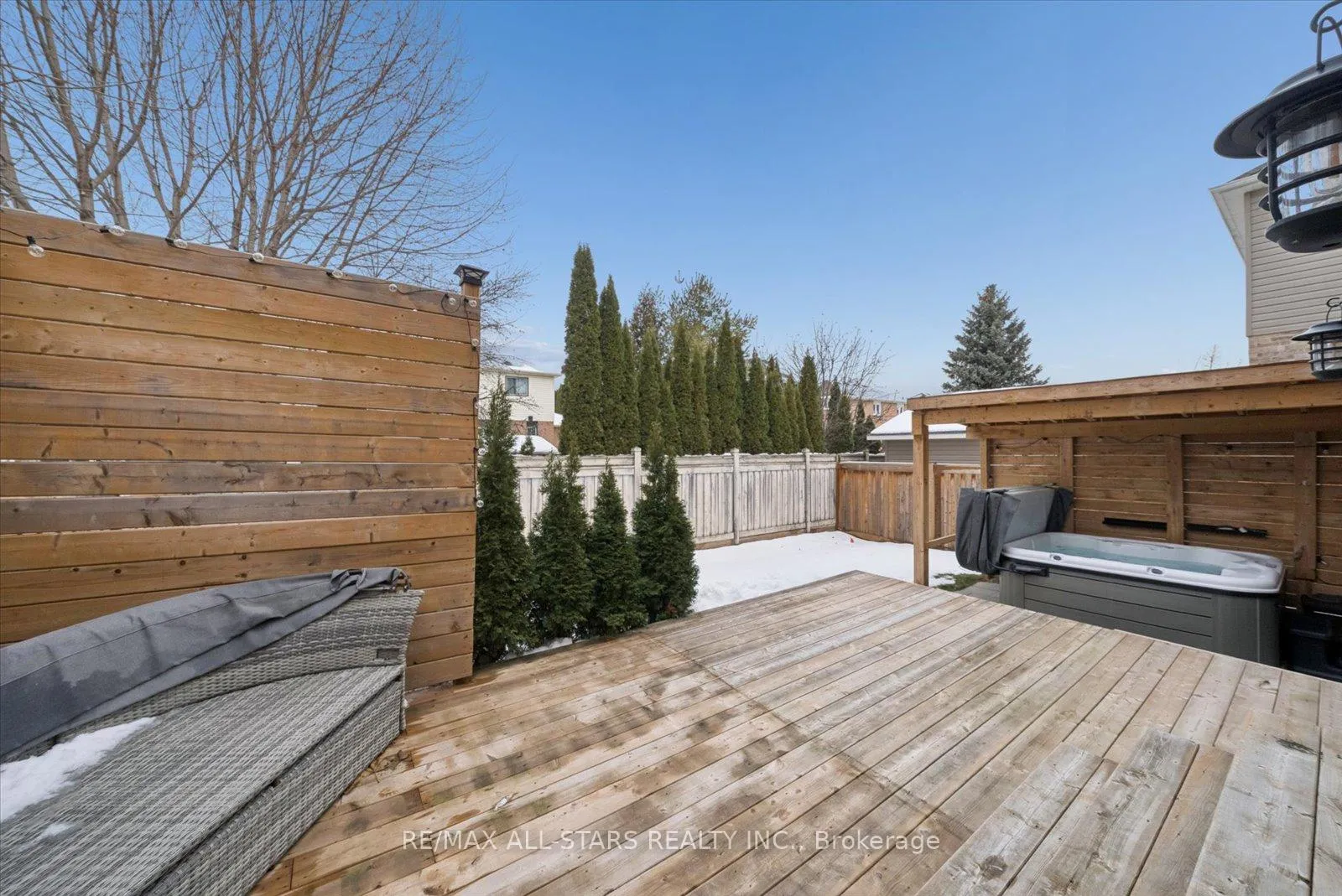 Photo 34 of 20 Carleton Trail, New Tecumseth, Beeton — HOMEH