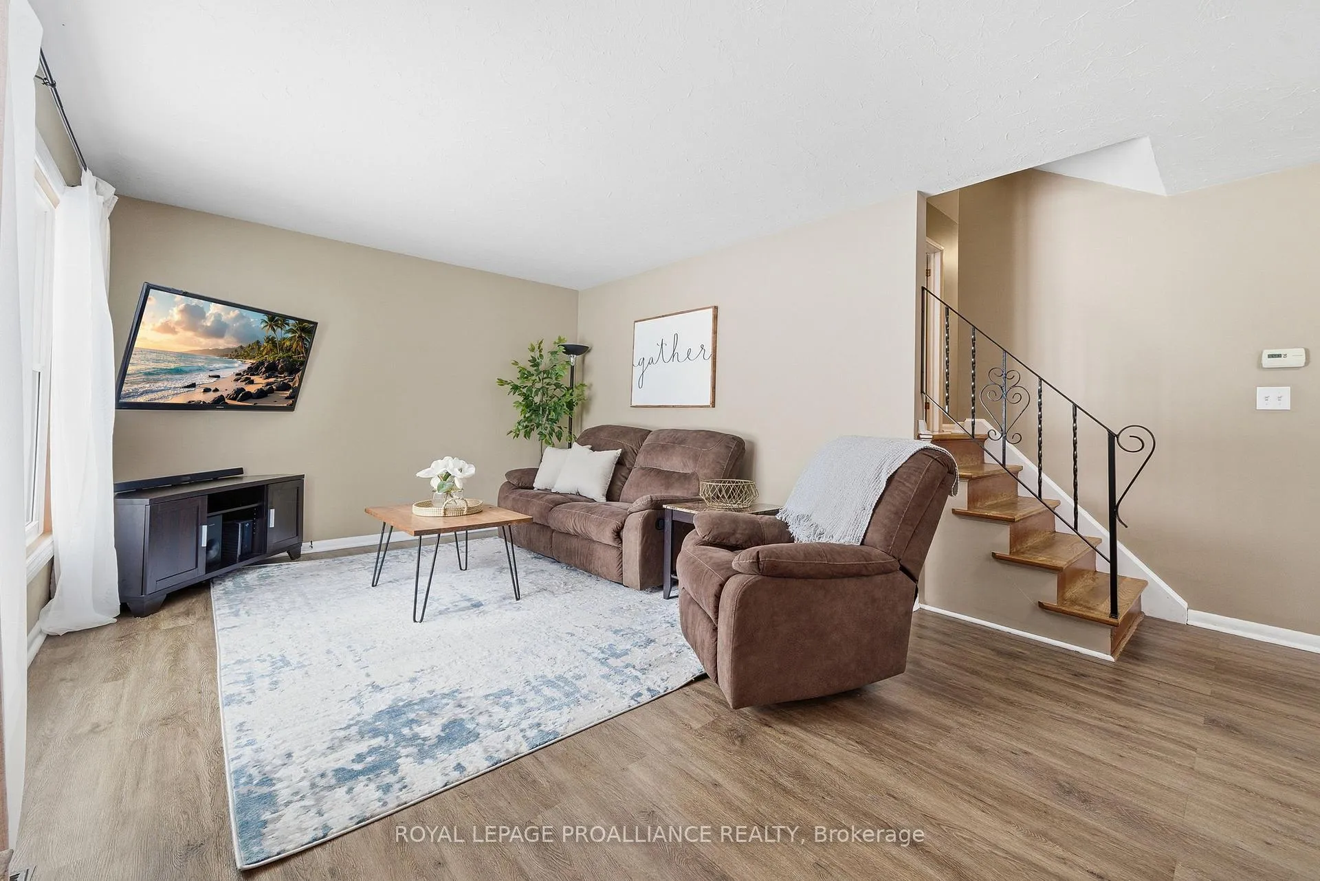 Photo 11 of 533 Bridge Street E, Belleville, Belleville Ward — HOMEH