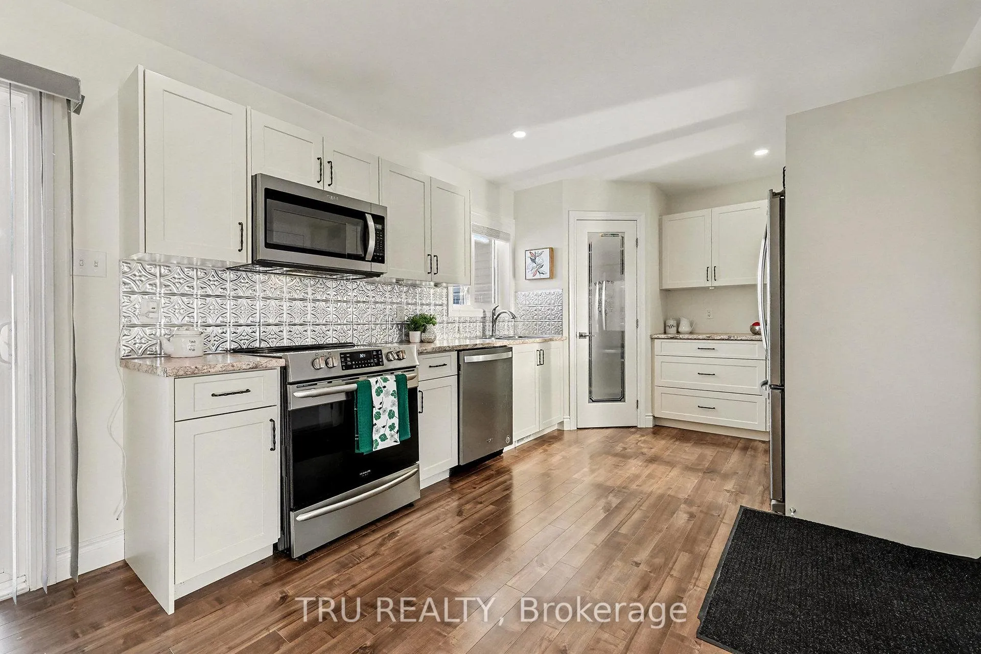 Photo 8 of 24 Otteridge Avenue, Renfrew — HOMEH