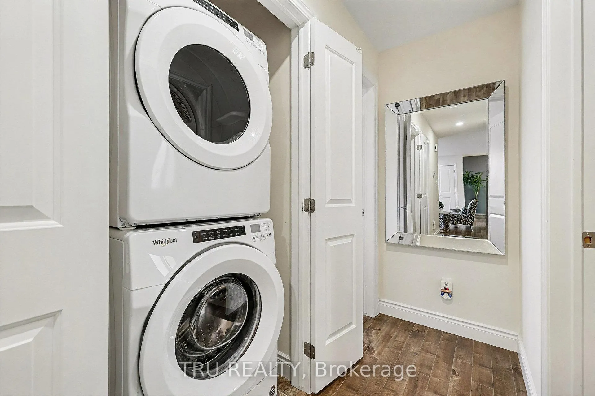 Photo 15 of 24 Otteridge Avenue, Renfrew — HOMEH
