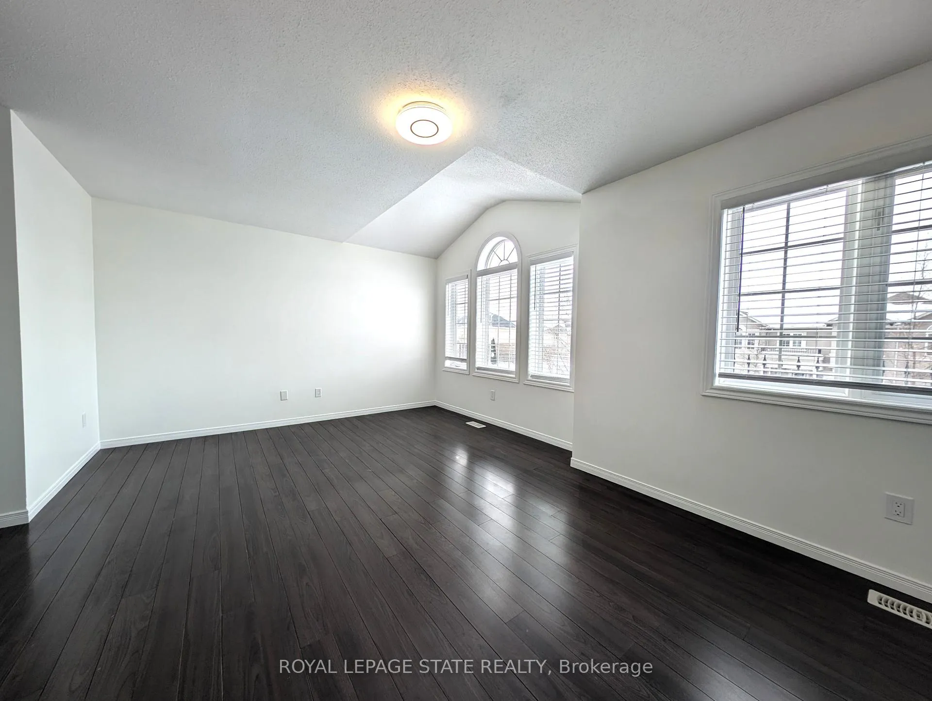 Photo 10 of 175 Penny Lane, Hamilton, Stoney Creek Mountain — HOMEH