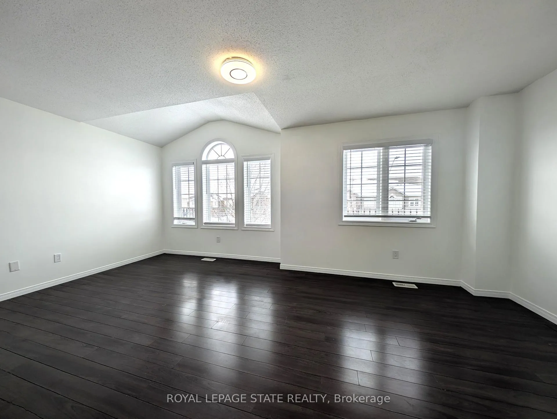 Photo 11 of 175 Penny Lane, Hamilton, Stoney Creek Mountain — HOMEH