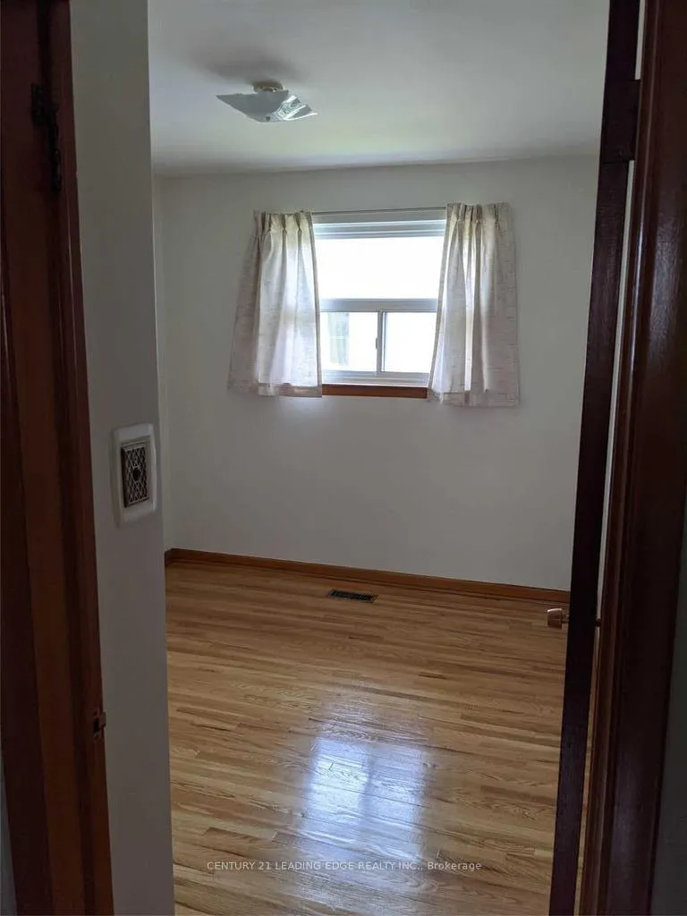 Photo 6 of Unit Upper, 147 Pandora Circle, Scarborough, Woburn — HOMEH