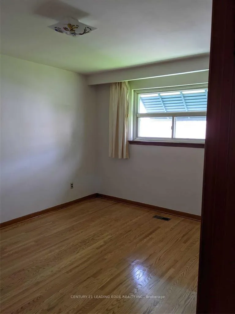 Photo 7 of Unit Upper, 147 Pandora Circle, Scarborough, Woburn — HOMEH