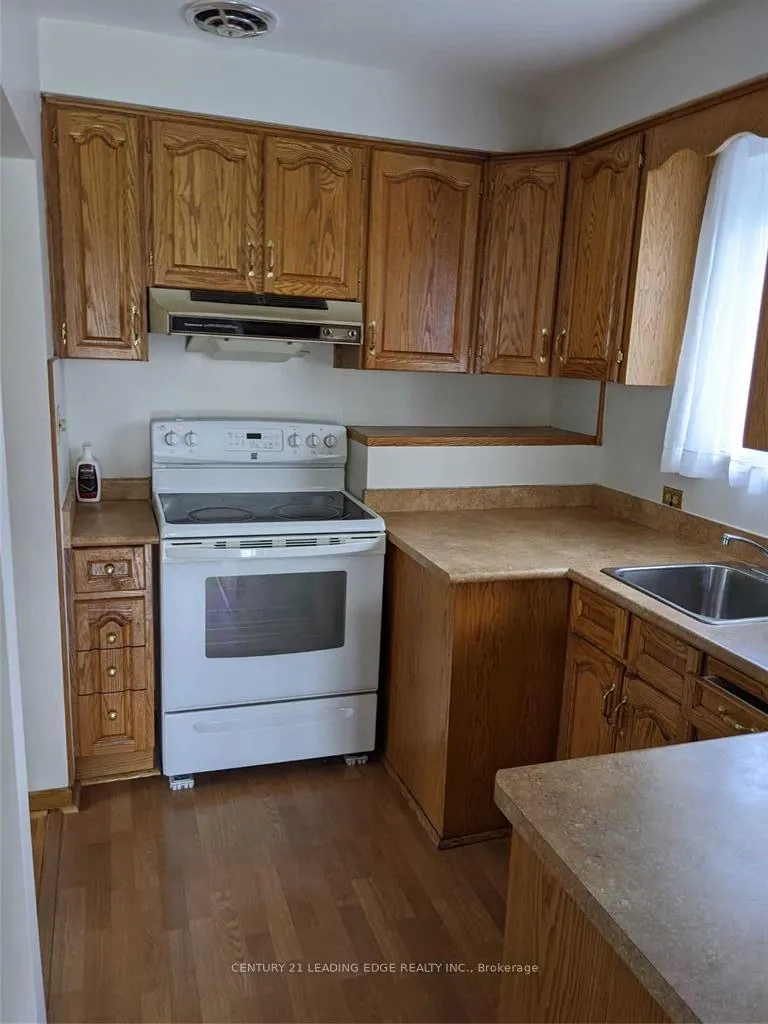 Photo 10 of Unit Upper, 147 Pandora Circle, Scarborough, Woburn — HOMEH