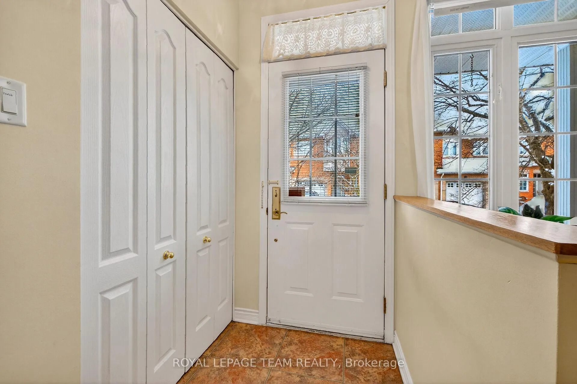 Photo 7 of 52 Great Oak Private, Ottawa, Riverview Park — HOMEH