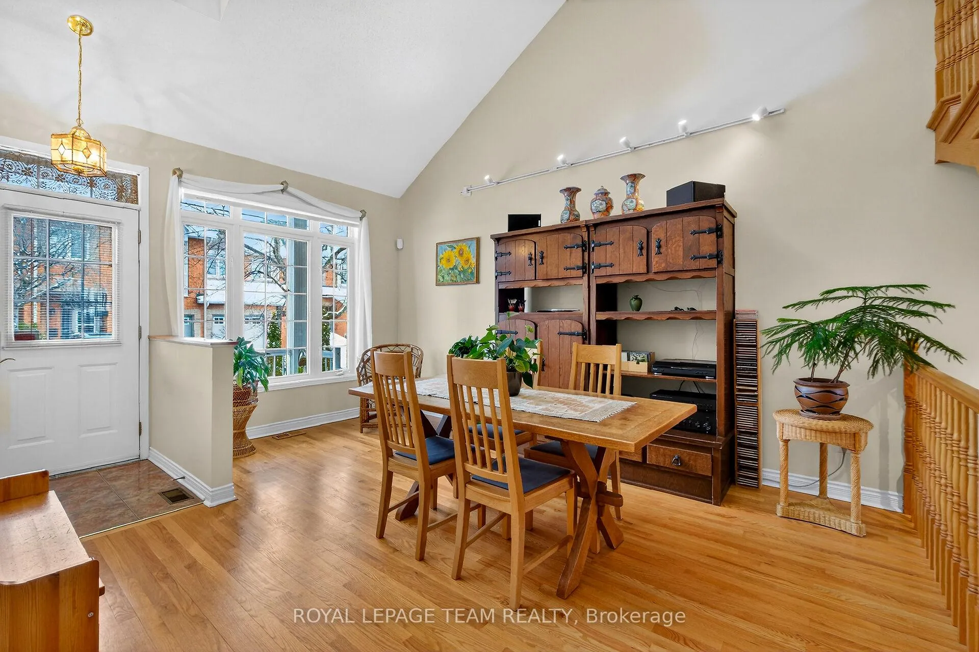 Photo 8 of 52 Great Oak Private, Ottawa, Riverview Park — HOMEH