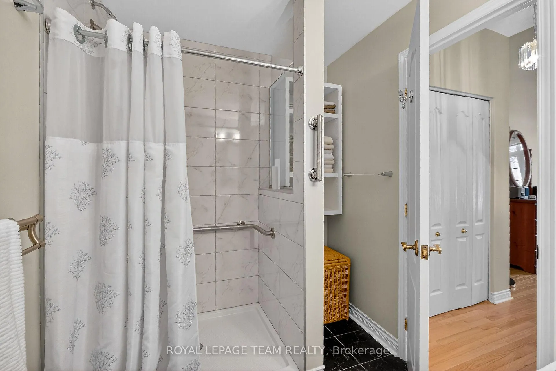 Photo 28 of 52 Great Oak Private, Ottawa, Riverview Park — HOMEH