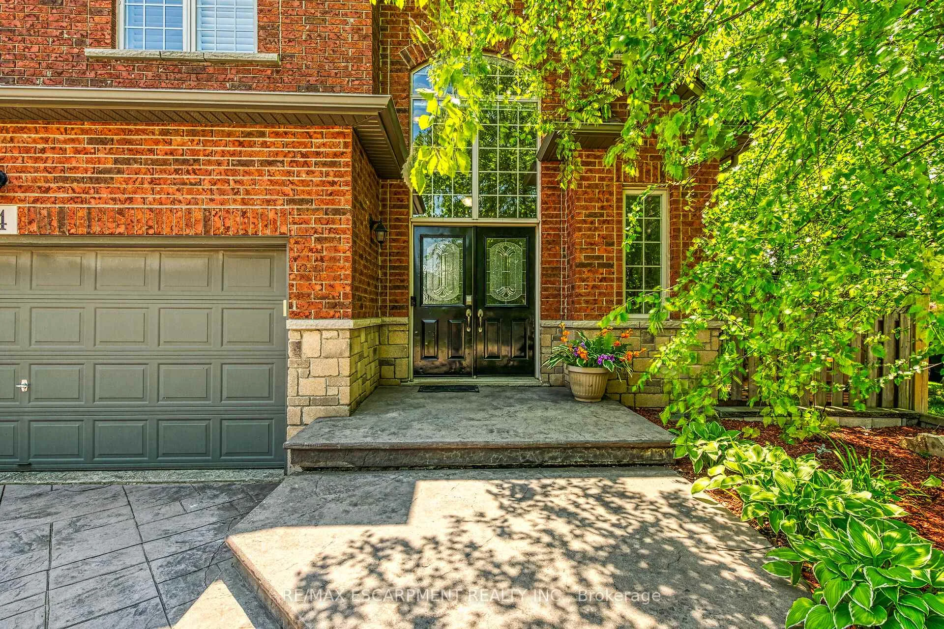 Photo 3 of 4 Moonstone Court, Hamilton, Gurnett — HOMEH