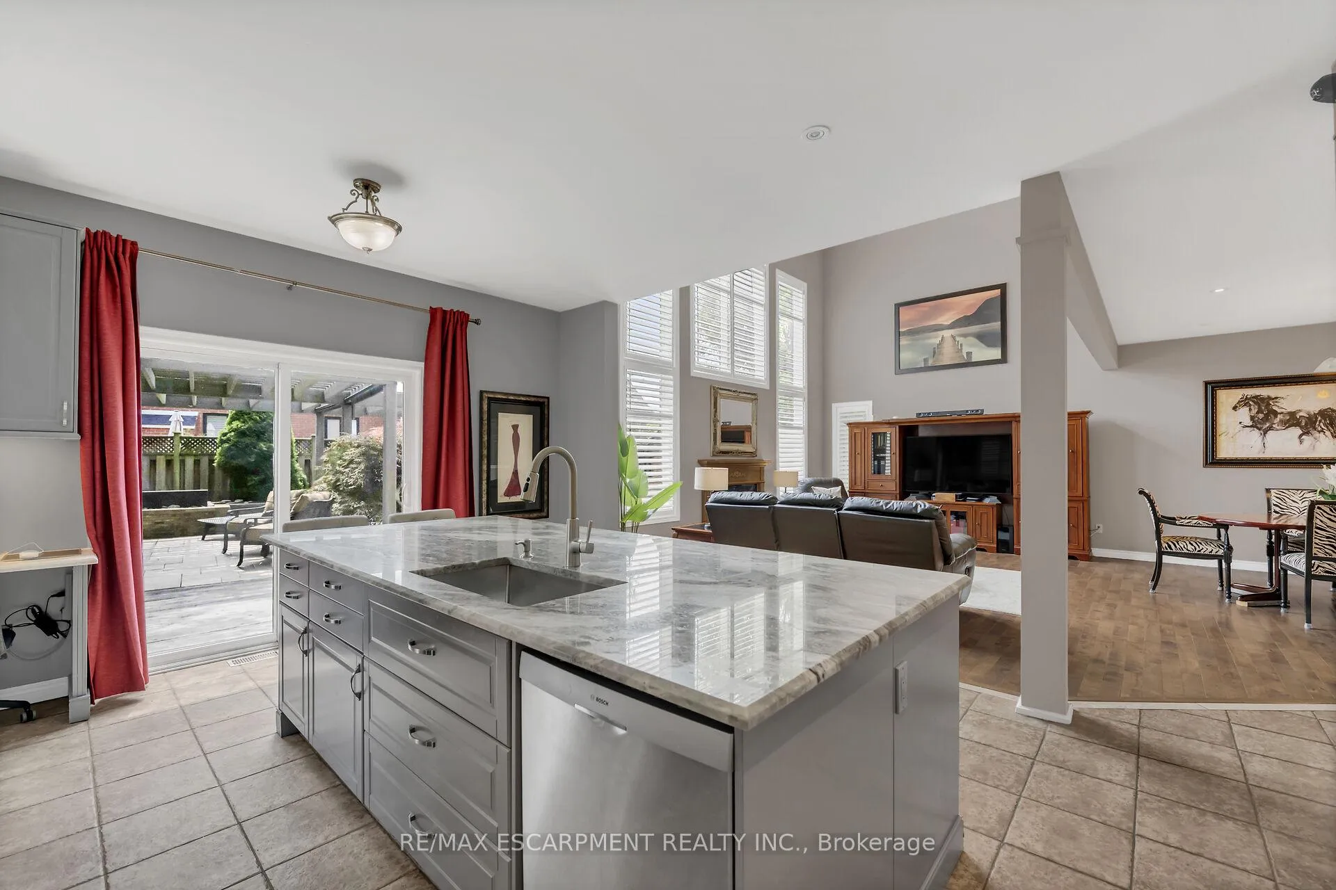 Photo 11 of 4 Moonstone Court, Hamilton, Gurnett — HOMEH