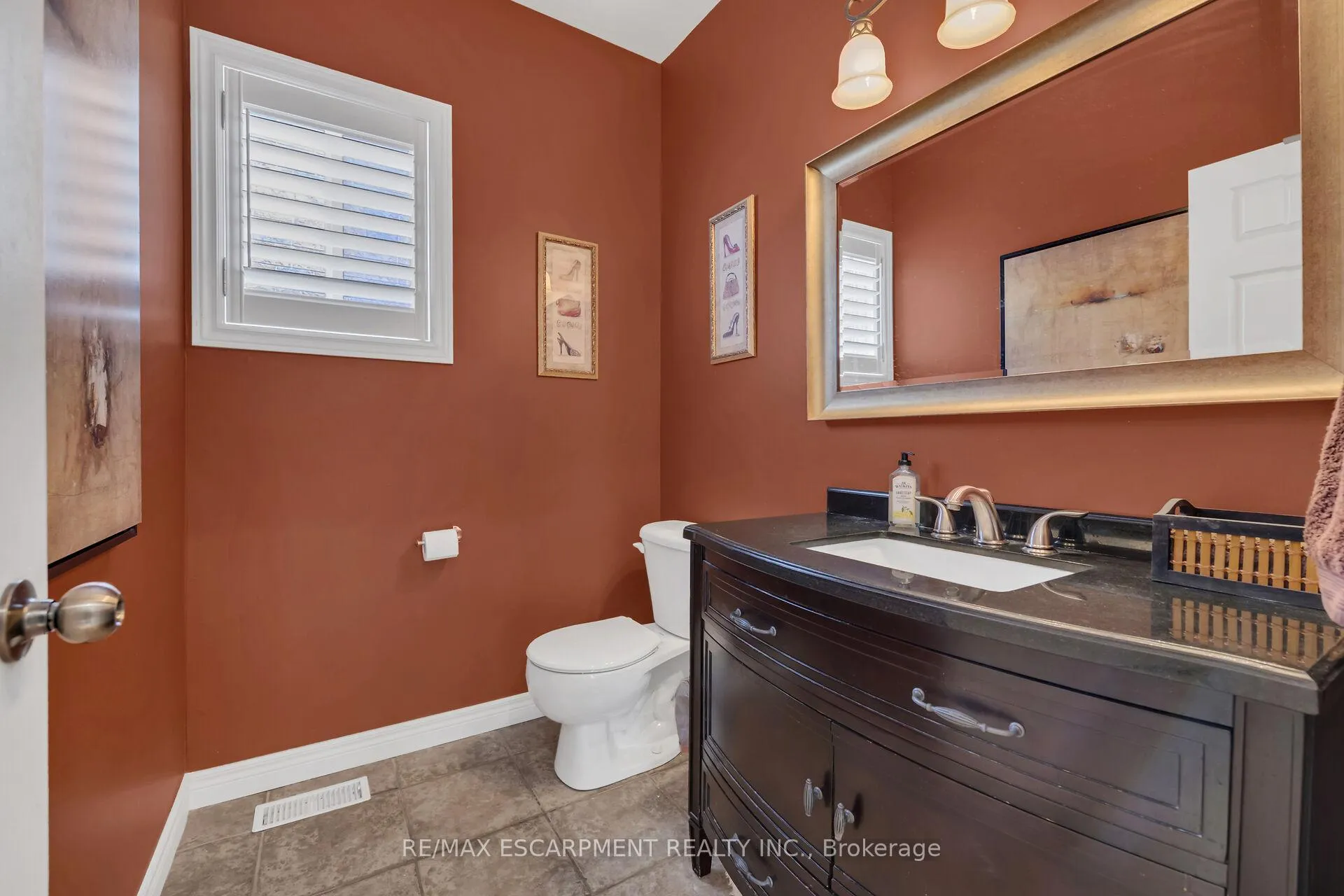 Photo 18 of 4 Moonstone Court, Hamilton, Gurnett — HOMEH
