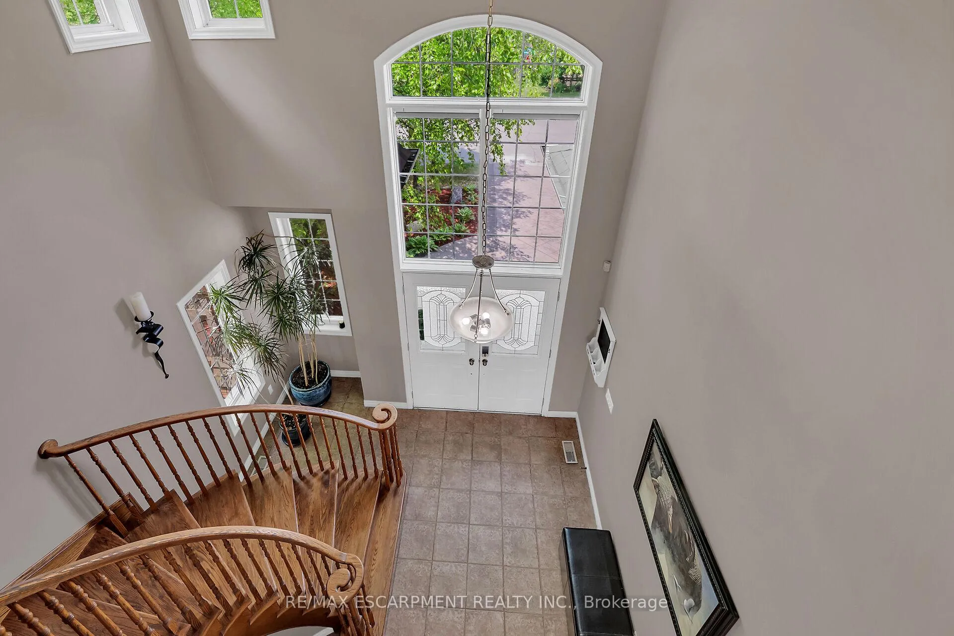 Photo 21 of 4 Moonstone Court, Hamilton, Gurnett — HOMEH