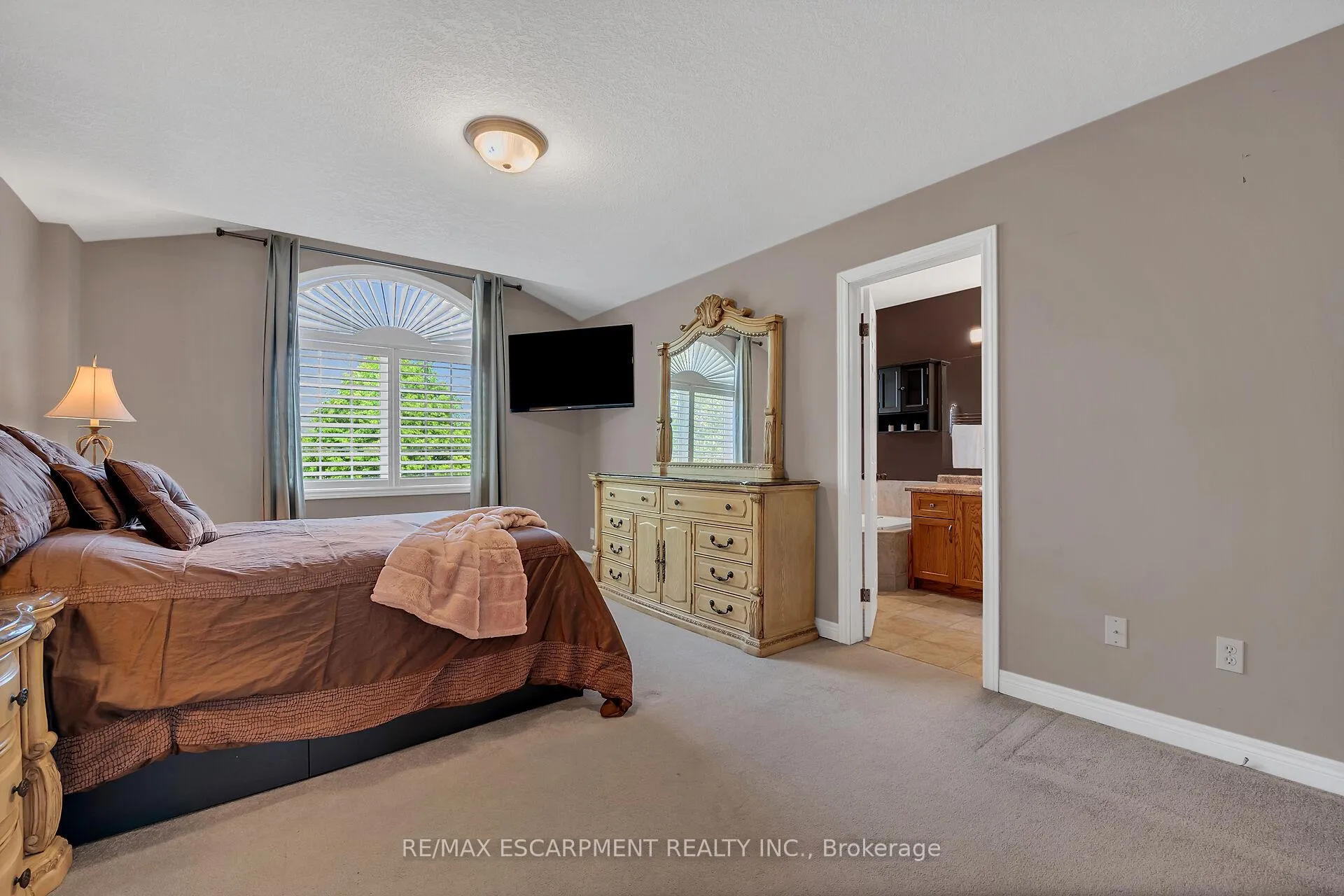 Photo 24 of 4 Moonstone Court, Hamilton, Gurnett — HOMEH