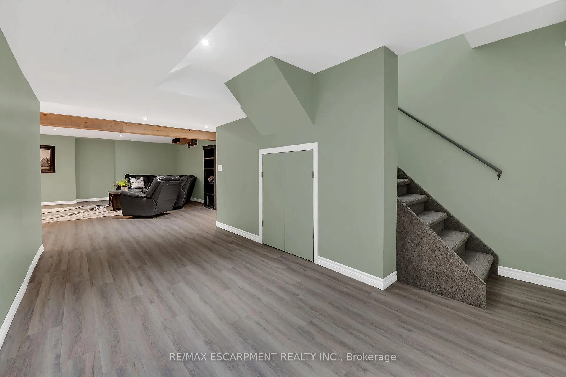 Photo 32 of 4 Moonstone Court, Hamilton, Gurnett — HOMEH