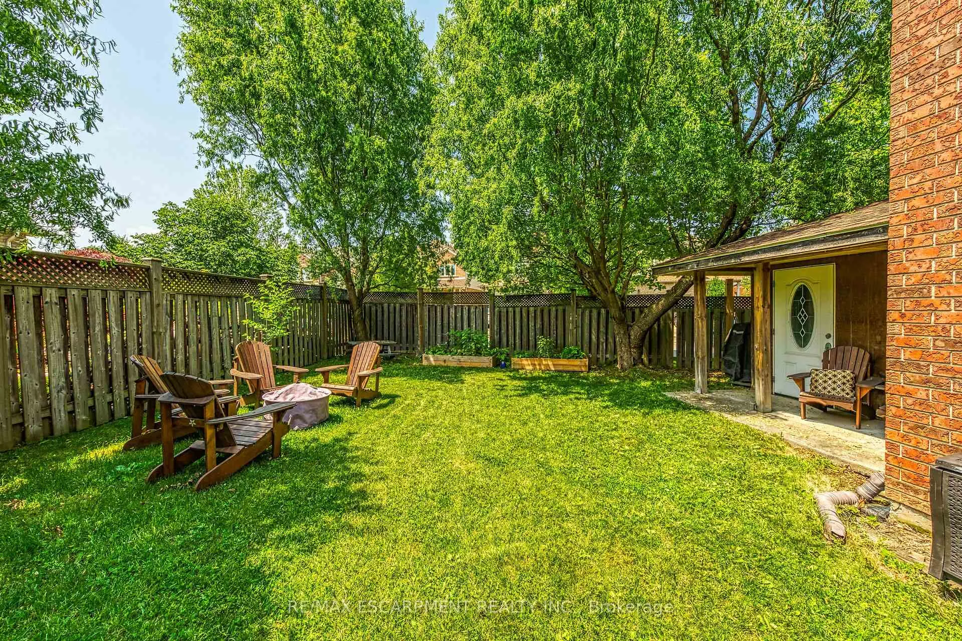 Photo 44 of 4 Moonstone Court, Hamilton, Gurnett — HOMEH