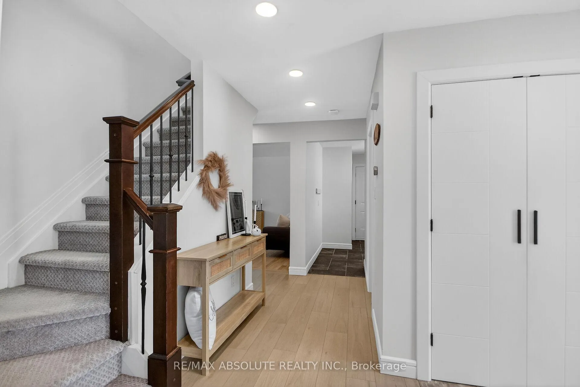 Photo 5 of 6560 Michelangelo Court, Ottawa, North Gower — HOMEH