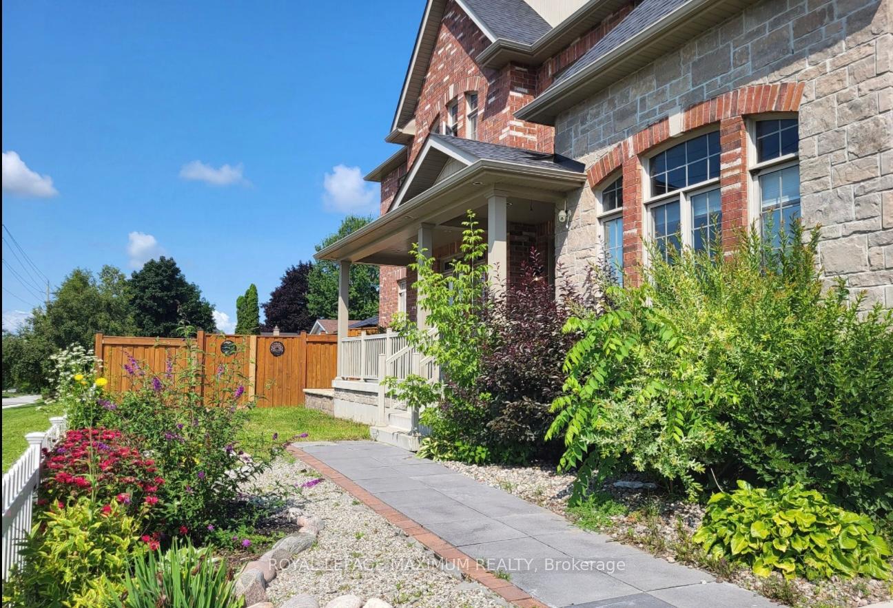 Photo 1 of 2 Philson Court, Innisfil, Cookstown — HOMEH