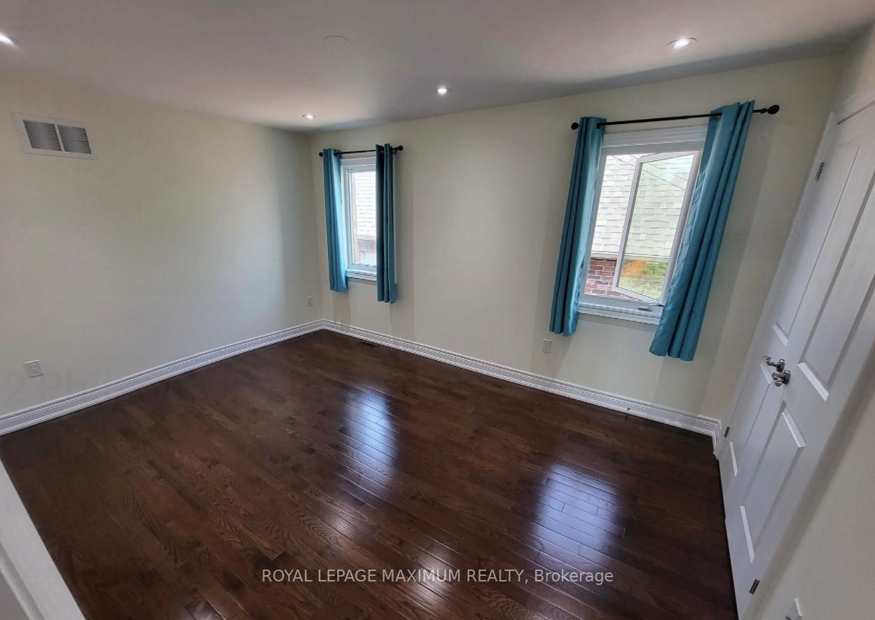 Photo 11 of 2 Philson Court, Innisfil, Cookstown — HOMEH