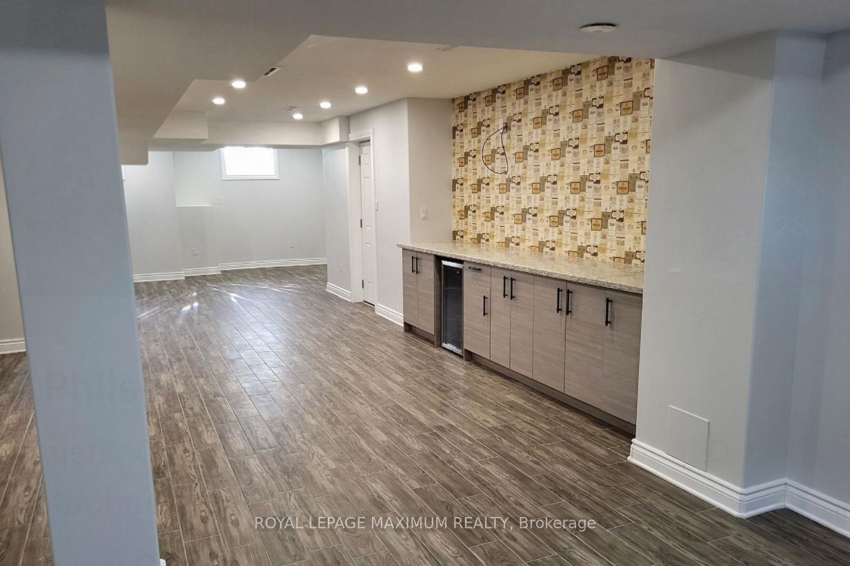 Photo 13 of 2 Philson Court, Innisfil, Cookstown — HOMEH
