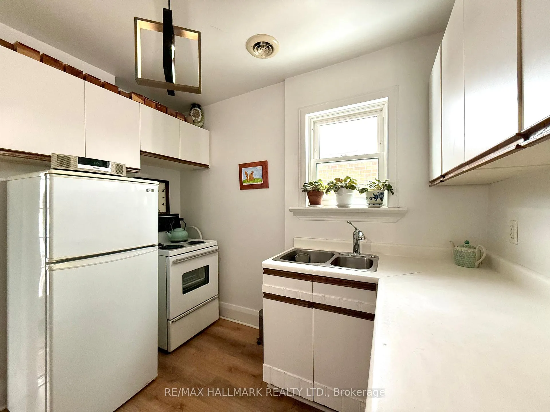 Photo 9 of 41 Richard Avenue, Toronto, Greenwood-Coxwell — HOMEH