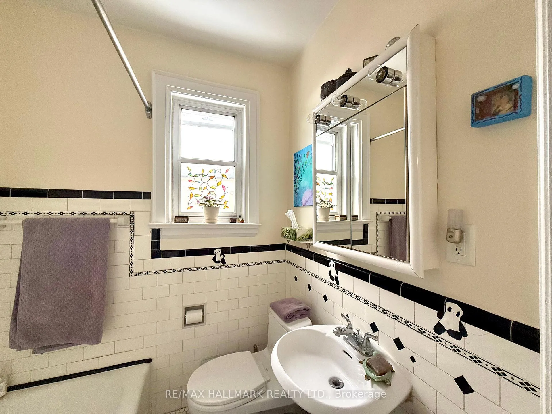 Photo 14 of 41 Richard Avenue, Toronto, Greenwood-Coxwell — HOMEH
