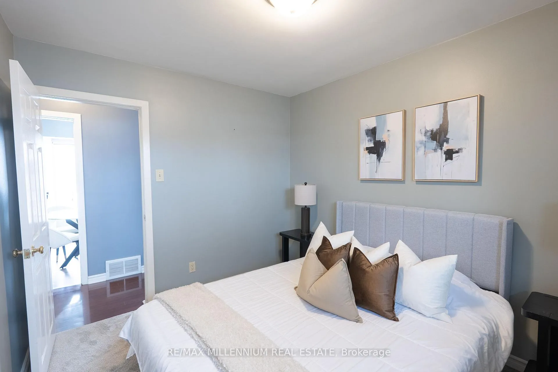 Photo 1 of 50 Stevens Crescent, Halton Hills, Georgetown — HOMEH