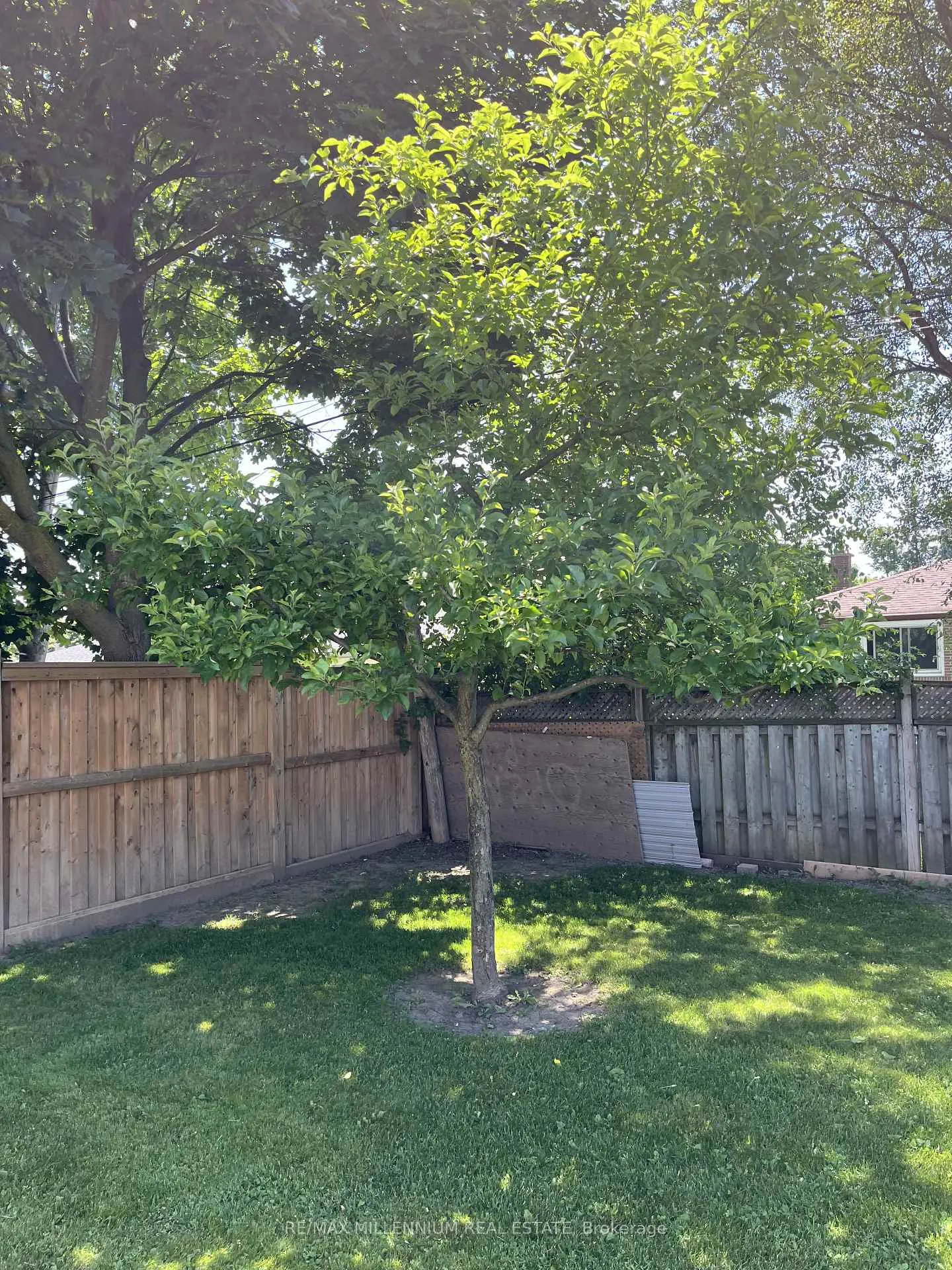 Photo 19 of 50 Stevens Crescent, Halton Hills, Georgetown — HOMEH