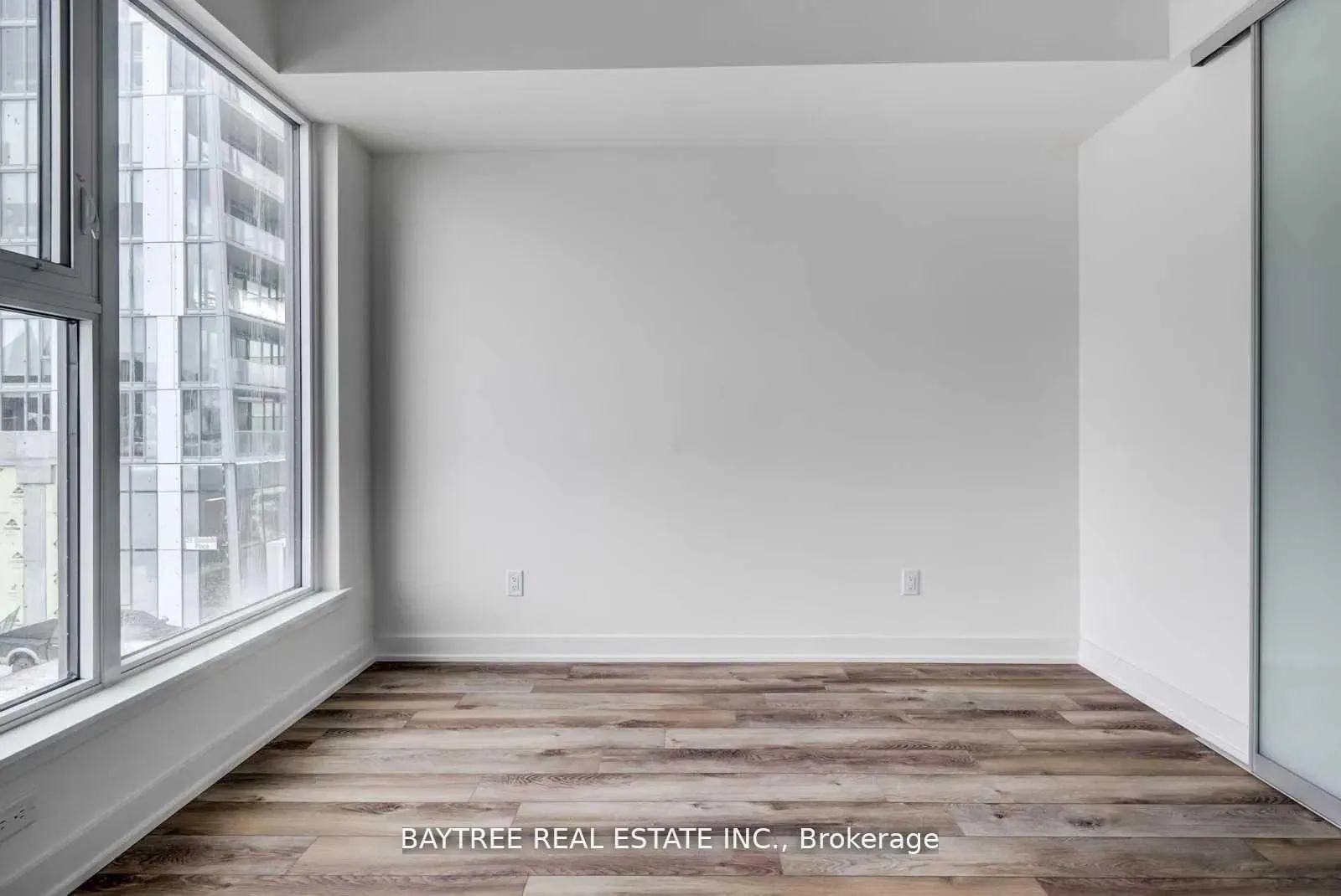Photo 4 of Unit 404, 30 Baseball Place, Toronto, South Riverdale — HOMEH