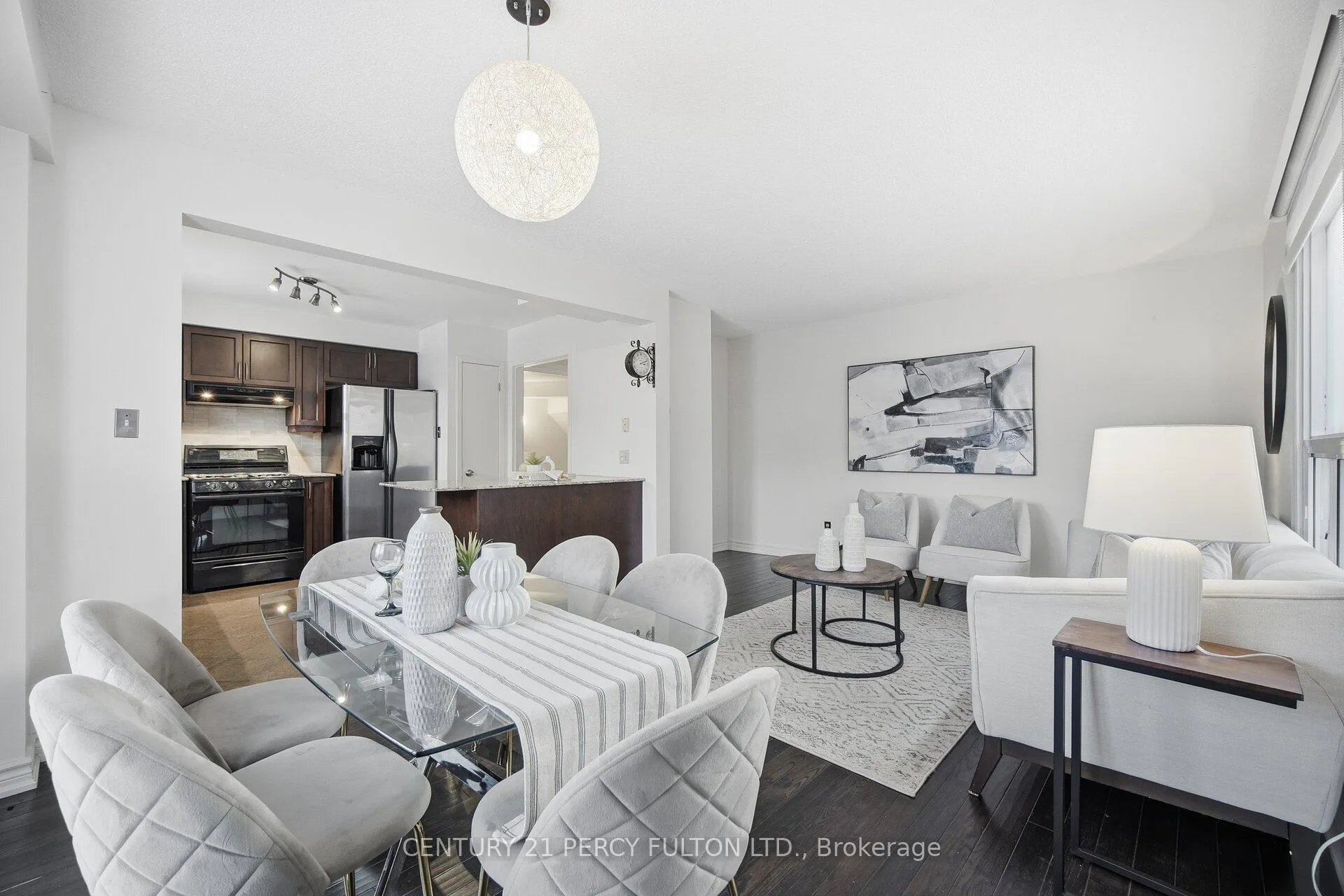 Photo 3 of 1302 Ferncliff Circle, Pickering, Liverpool — HOMEH